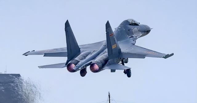 攻不了也守不住，中国空军在西藏上空，被印度空军足足欺负了40年