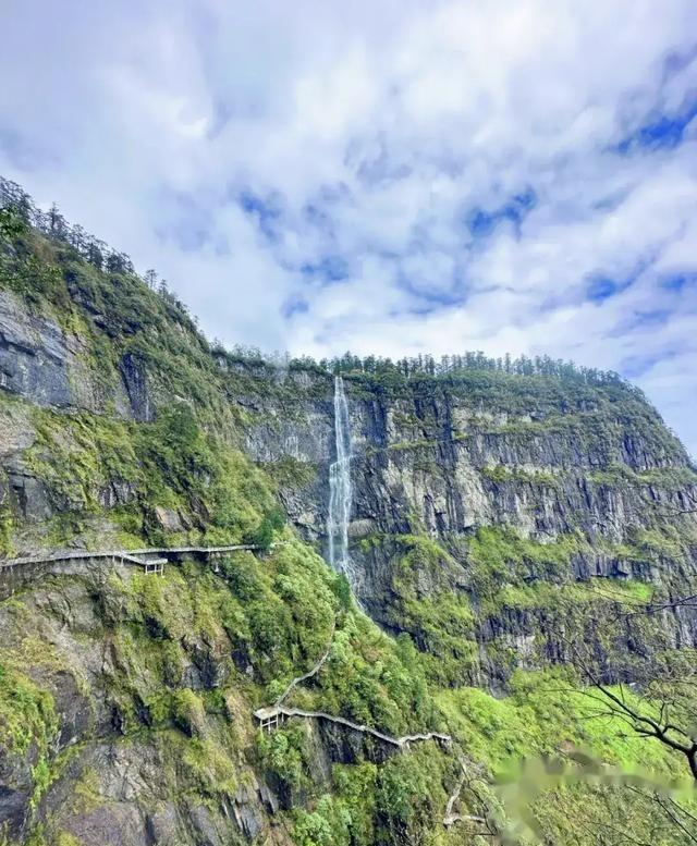 中国最难爬六座名山，第一不是华山，泰山只能垫底，一般人爬不了