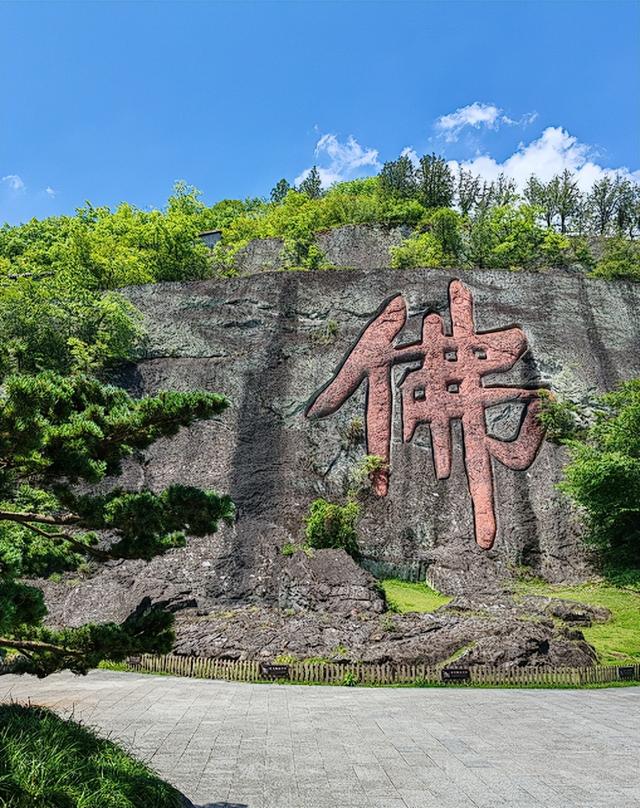 年轻人为何集体“白嫖”景区？报复性白嫖，景区赚不到钱了？