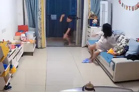 广州，突然打雷宝爸宝妈冲进卧室看宝宝，第一反应，来不及想别的图片