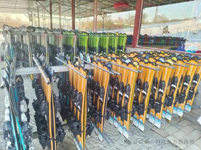 万平雪场+专业配套!这里已开园!解锁冬日速度与激情!