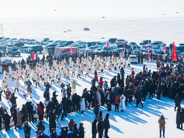 踏雪寻鱼：在杜尔伯特，我亲历了千米巨网破冰而出的震撼