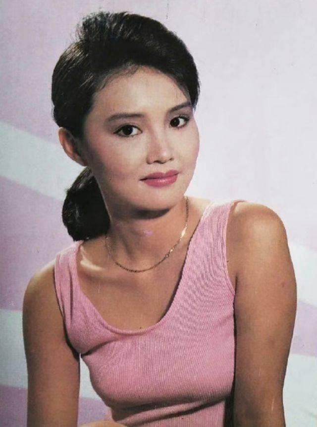 她11岁被导演看中，与名导同居多年被抛弃	，如今复出却无人问津