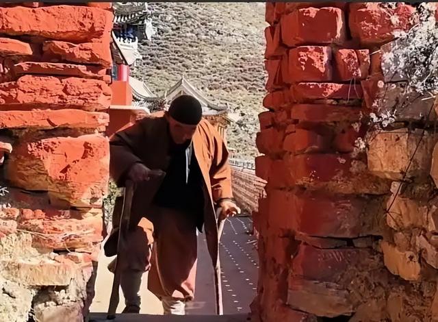 和尚老了也可怜！山西77 岁僧人，山洞苦修 13 年，没吃没喝崩溃落泪