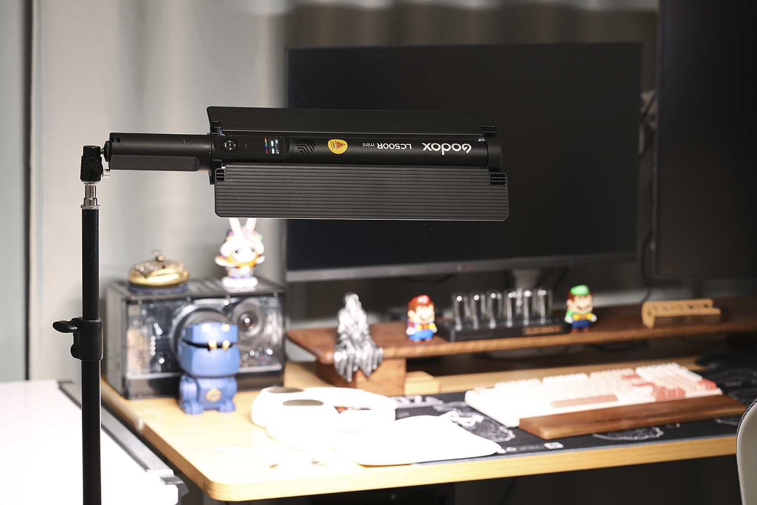 小巧精致易携带,神牛LC500Rmini棒灯轻松布光