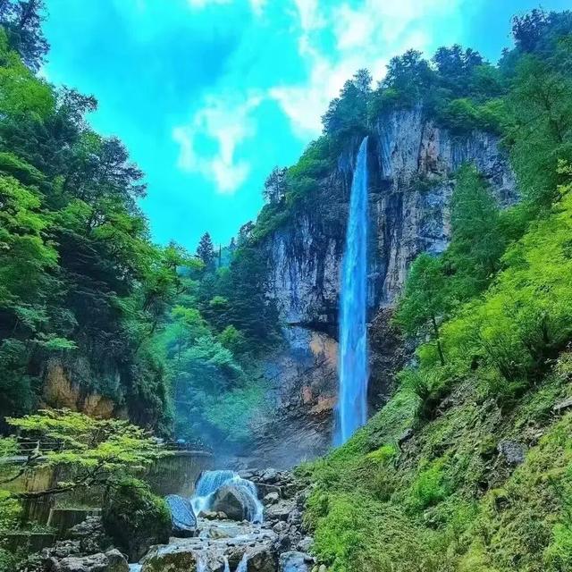 探秘宕昌：陇上仙境的自然奇观之旅