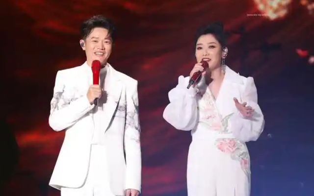 离婚7年，高调参加阅兵礼的王小玮，早已是王小海高攀不起的存在