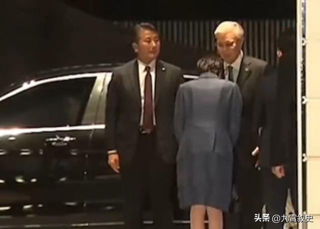 日本天皇亲自出山	，对中国的反击正式开始，高市早苗憋出了一妙计