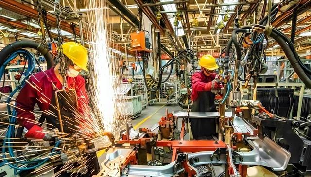 特朗普向全球发出通牒：180天内准备对中国动手	，不帮忙就加税