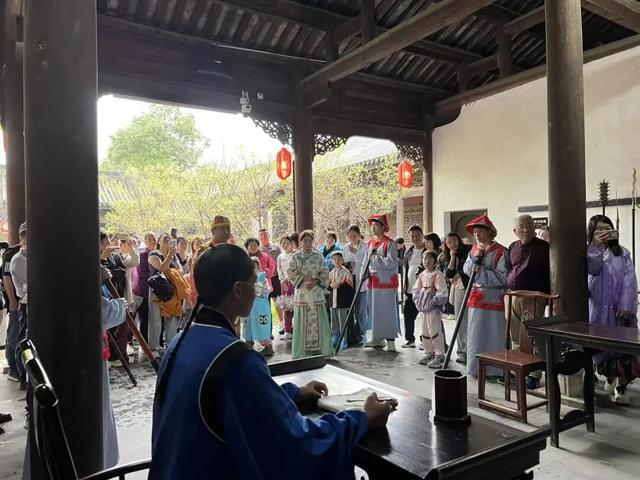 国庆首日“开门红”！昭化古城开启“人海”模式