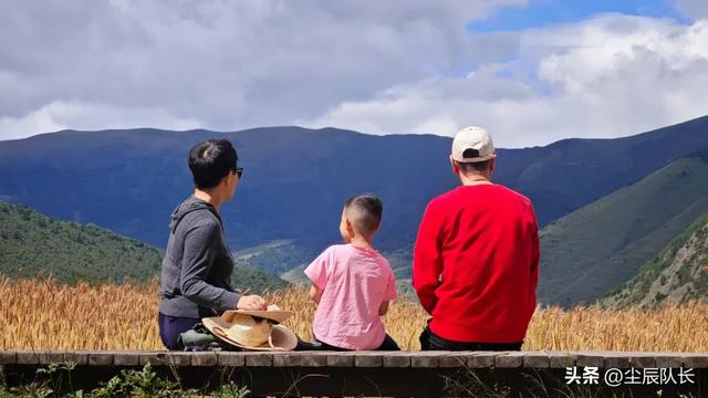 川西休闲自驾游｜带七旬老人和小孩，4天3晚全程不走！