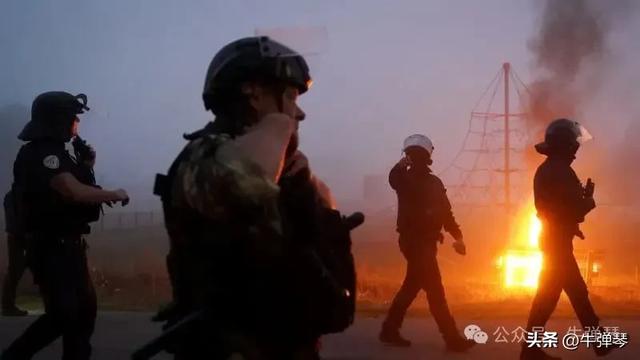 牛弹琴：法国又乱套了 乱得匪夷所思