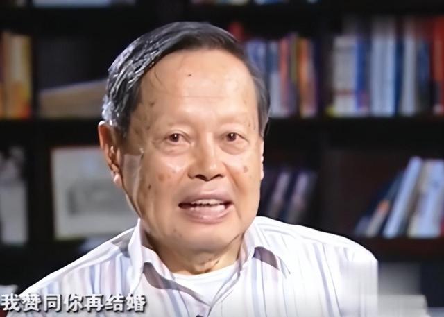 演都不演了！杨振宁去世仅7天	，恶心的一幕出现，结局大快人心