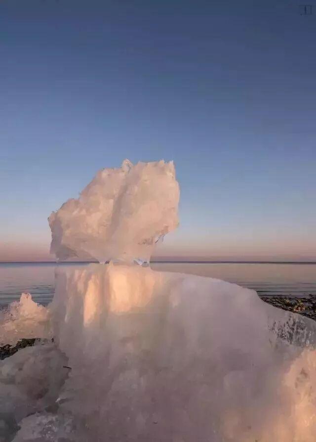 西藏冬日的冰湖仙境，堪比贝加尔湖！