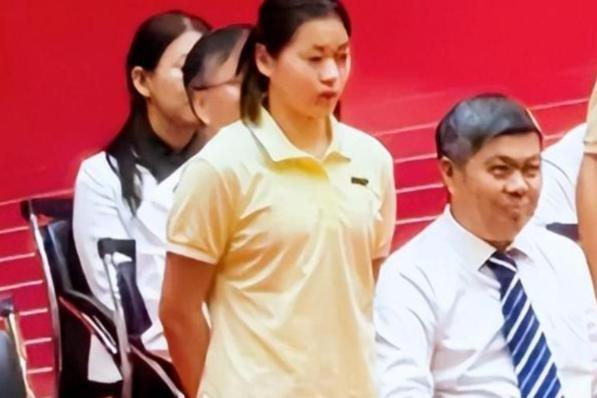 这次被央媒“点名”的陈芋汐，暴露真实处境，原来全红婵说对了