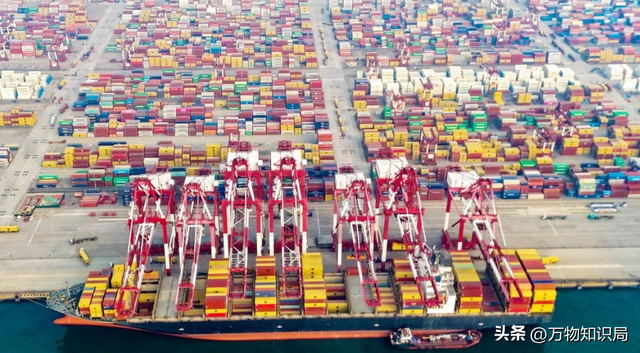 中美GDP差距再次缩小！25年中国GDP达20万亿美元，占美国GDP的64%