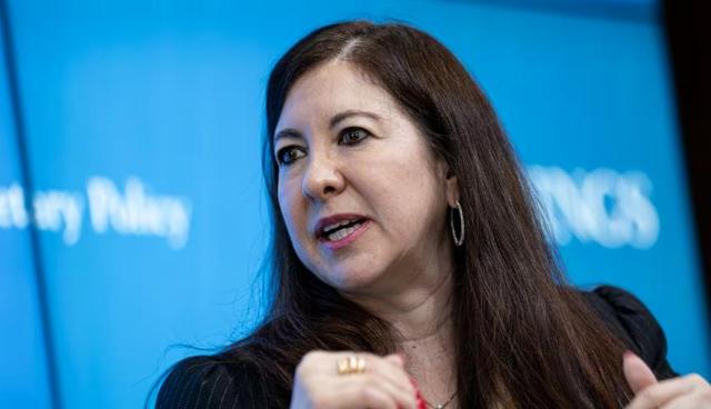 美联储又爆丑闻！高官噤声期交易个股，辞职后特朗普火速补位