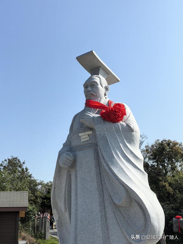 重阳登高丹阳黄连山 齐梁半壁基业地 北顾大江秋水情