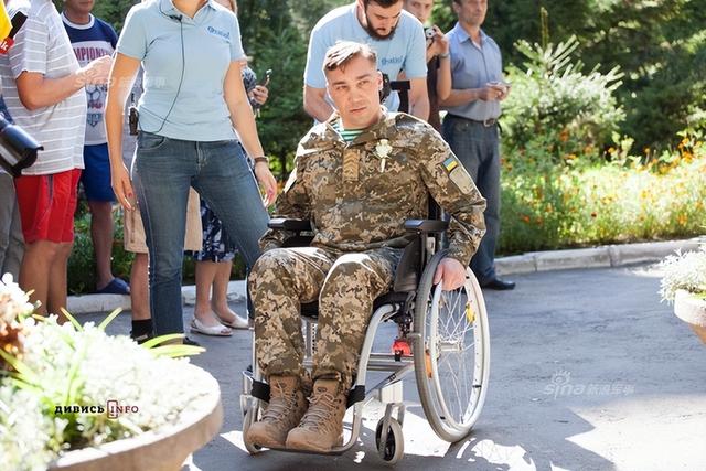 和平是陷阱？俄乌停火在即，扎卢日内揭开残酷真相，暗藏三大隐患