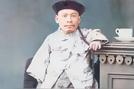 超罕见老照片：一群人被扒光检查，日本舞女被美国大兵当众侵犯图片