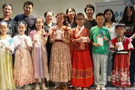 “松江融媒·声动未来”演讲与小主持艺术启航训练营结营图片