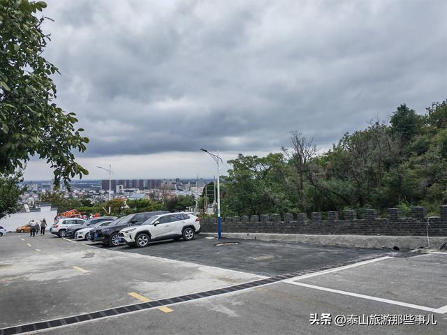 泰安：它是一个新开业创意街区，距红门 2 公里，汇集16 个特色摊位