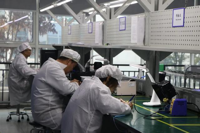 产能“满格”！郫都精密企业全力冲刺，拼出产业发展“加速度”