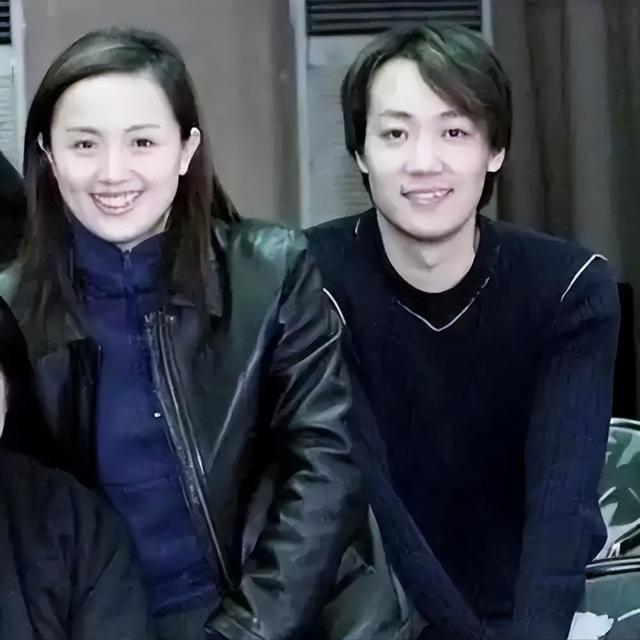 离春节不到2月，52岁辛柏青高调传出喜讯，朱媛媛终于可以放心了