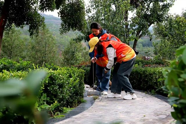 武山县：志愿服务进景区 贴心服务暖人心