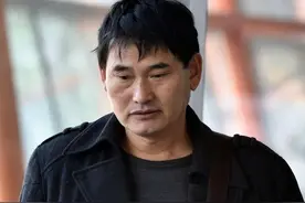 离婚一年多，24岁陈亚男和22岁朱小伟，早已过上截然相反的生活图片