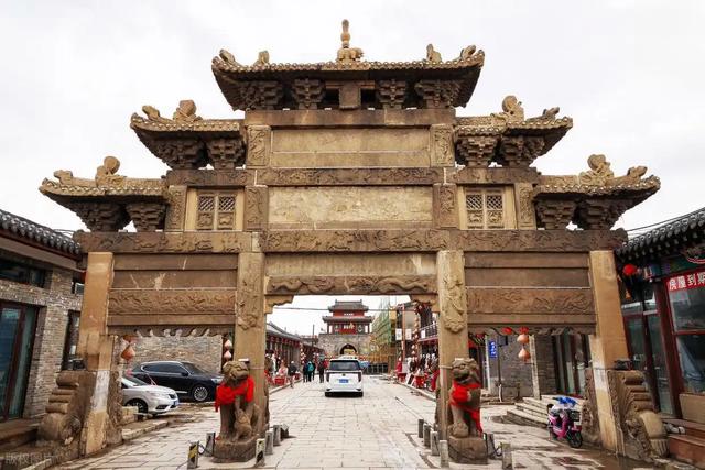 兴城逆袭，3桶油漆引亿次曝光，泳装与影视的结合盘活小城文旅？