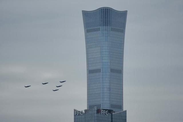 日本呼吁不要参加北京阅兵，官媒怒批：德国曾下跪，日本做了什么