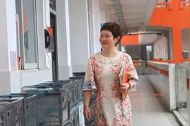 最后一课，她哽咽告别！文山师生：常回家看看 ！图片