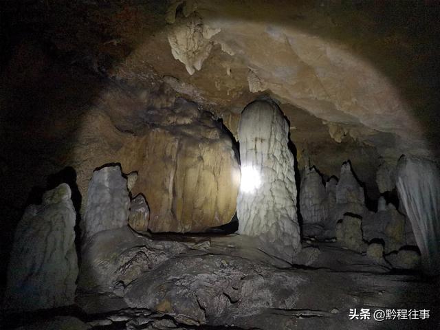 探险贵州深山原始溶洞，遇见一个躲匪洞、一座红军坟