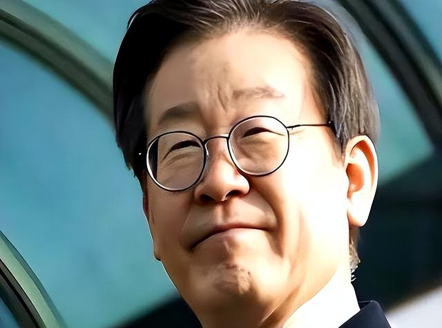 收到美国加税通知！李在明态度变了，北京九三阅兵，或给他留个座