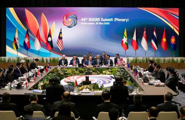 美国芯片彻底凉了？外媒传来消息，美国请求中方在马来西亚会面