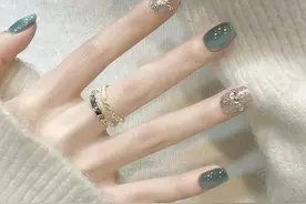 短款猫眼显白美甲图片