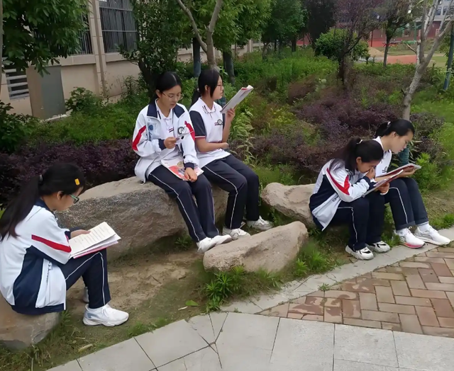 培养人才还是考试机器？别再拿高中的方式，“圈养”大学生了！