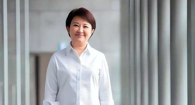 蓝营改选乱成一团，关键时刻，洪秀柱站了出来，态度很明确！