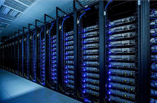 一人之力挑战学界！Meta华人总监用数学证明：AI的学习分这三步