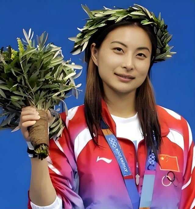 央视对郭晶晶的称呼变了	，三字之差释放强烈信号，霍震霆全说对了