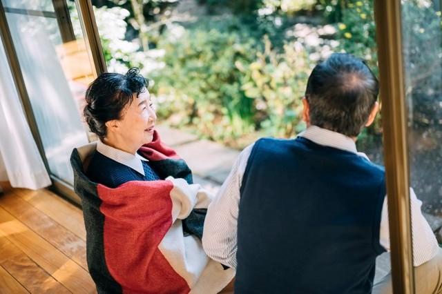 公司年会，我抽中和女总裁共舞一曲，她在我耳边说：跳完去我房间