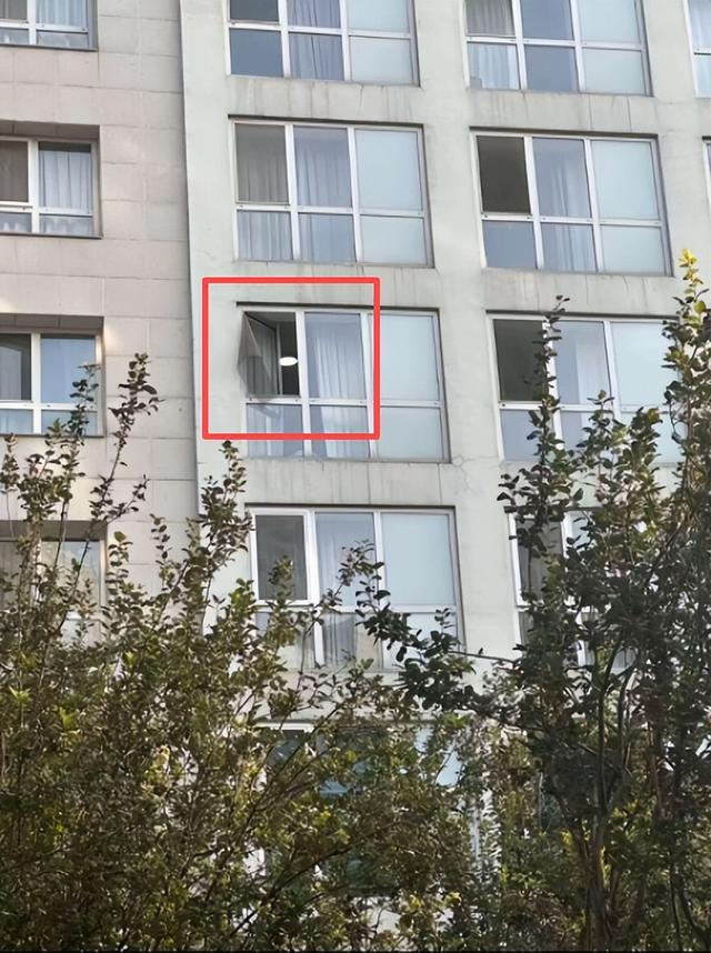 曝演员于朦胧北京坠楼离世！尸体凌晨在楼下被发现，遛狗邻居报警