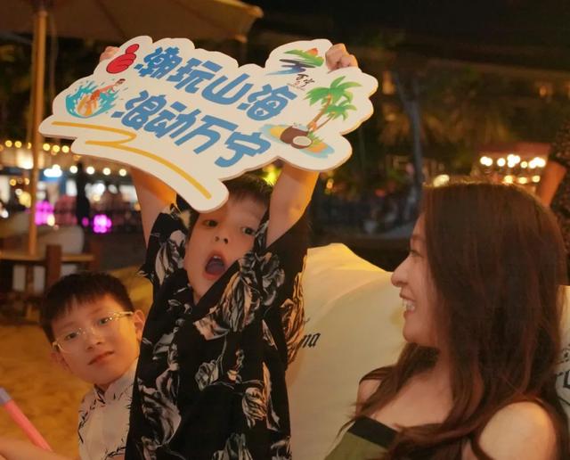 万宁：暑期旅游热浪持续翻涌