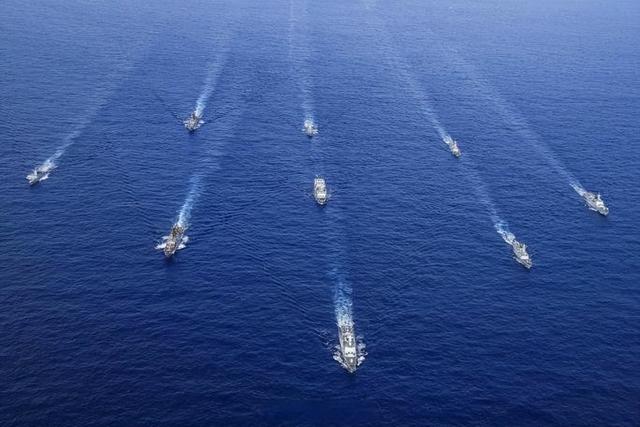 特朗普阴谋难藏！造黄金战舰或是烟雾弹，背后还有更大算计？