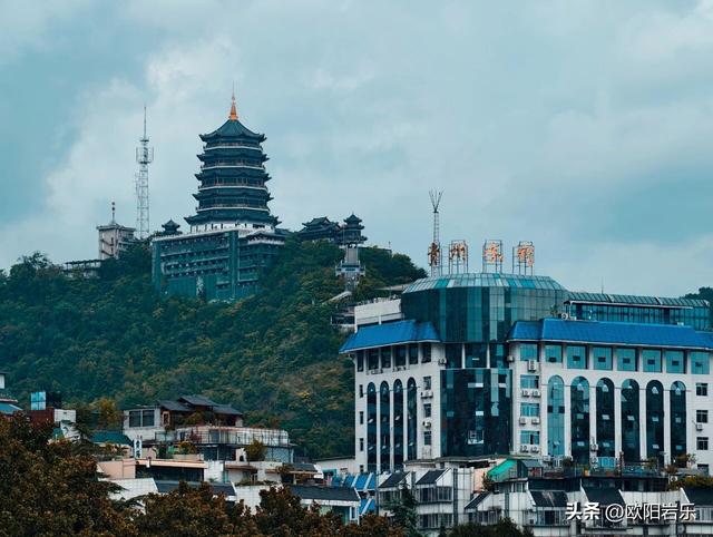 贵阳Citywalk：捕捉甲秀楼与北天主教堂的美