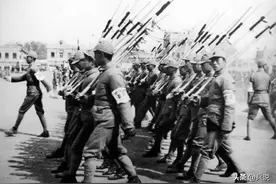 军分区司令员单刀赴会，被地主残忍铡成三段，萧华派兵复仇图片