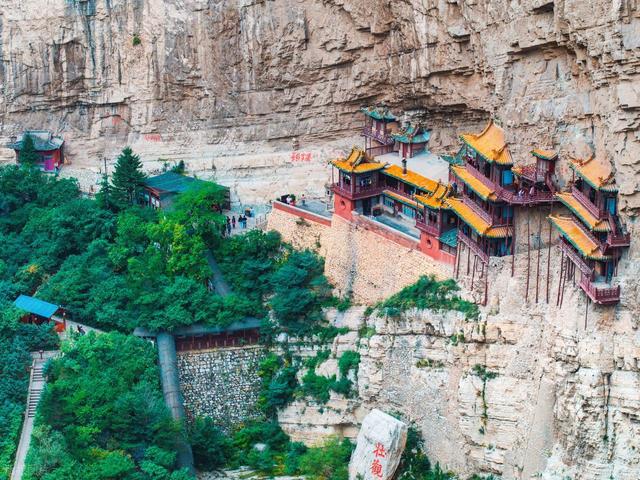 中国避暑古都TOP1！25℃的夏天里，石窟古建碳水全满足，人均500