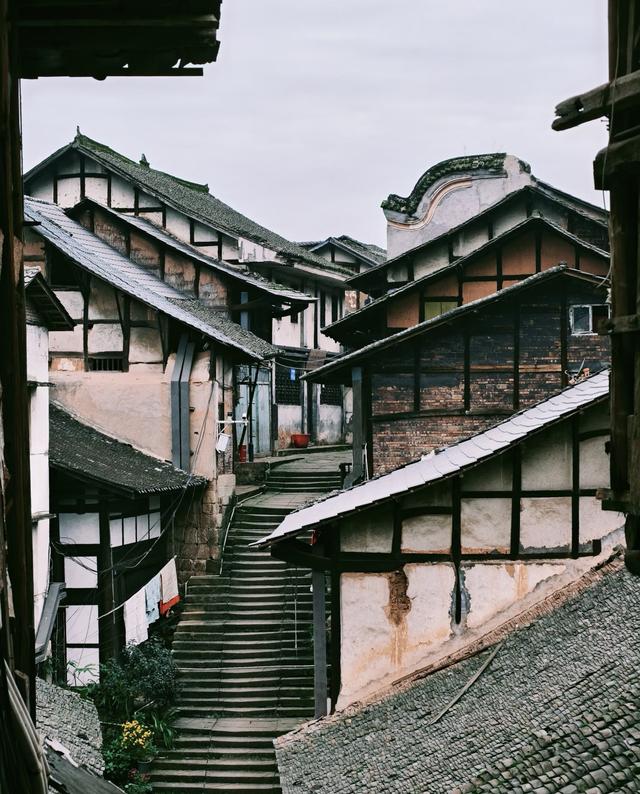 我是北京人，在四川泸州逛了几天，憋不住想讲讲这趟行程的感受。