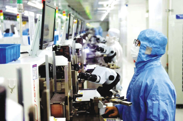 急了！见中国光刻机不断进步，荷兰外相:中国用间谍偷我们技术